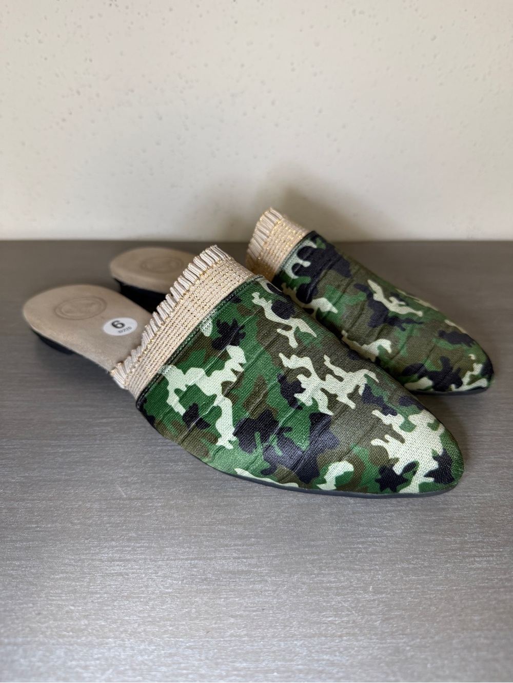 Charleston Shoe Co Blakely Camo Pointed Toe Mules Green Camouflage Flats 9